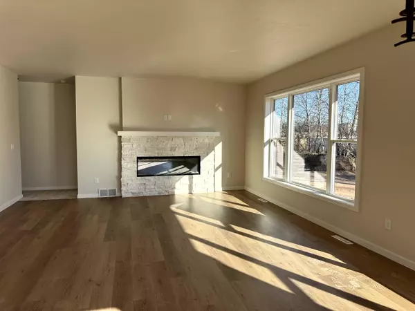 De Pere, WI 54115,1432 CROSSROADS DR