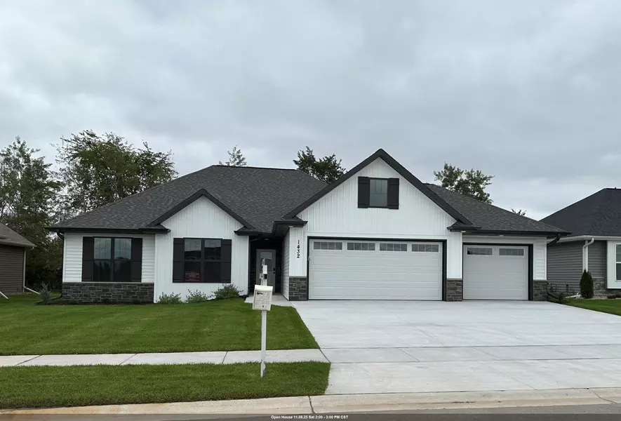1432 CROSSROADS DR, De Pere, WI 54115