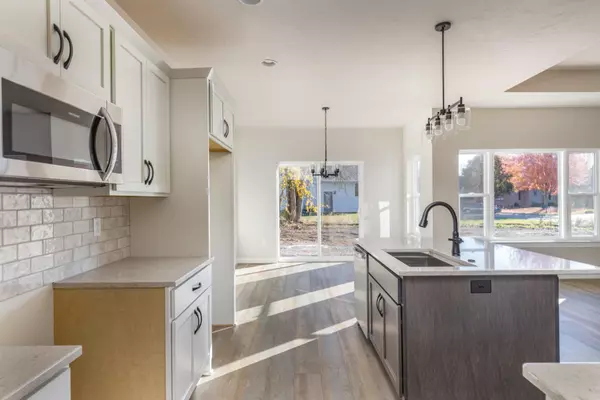 Menasha, WI 54952,1009 LOTUS TRL