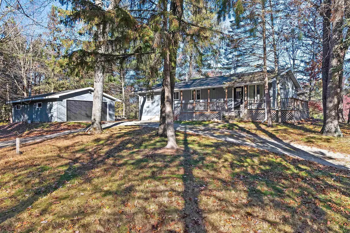 Shawano, WI 54166,N7031 MENOMINEE DR