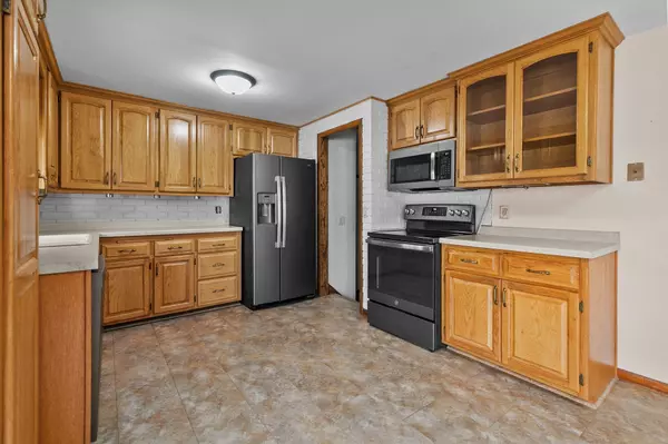 Green Bay, WI 54304,1076 SHADOW LN