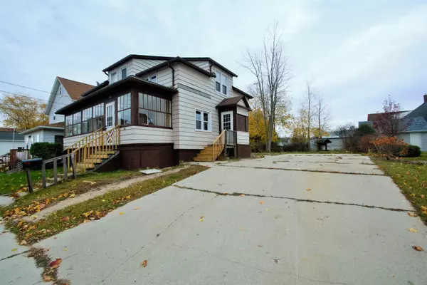 Two Rivers, WI 52241,1017 18TH ST