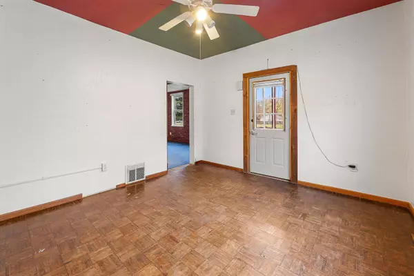 Fond Du Lac, WI 54935-4943,490 MORRIS ST