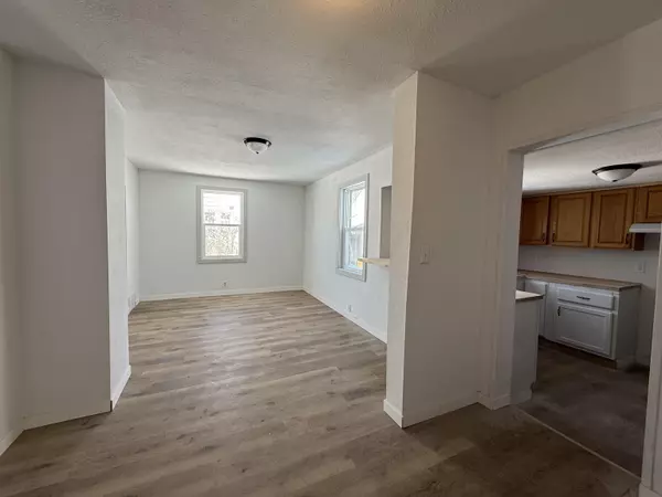 Shawano, WI 54166-2411,313 E CENTER ST