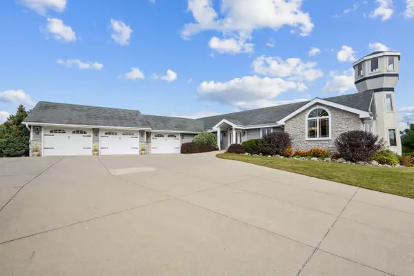 7207 FAIRVIEW RD, Denmark, WI 54208