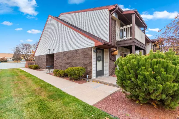 Green Bay, WI 54304,1043 MARVELLE LN #A11