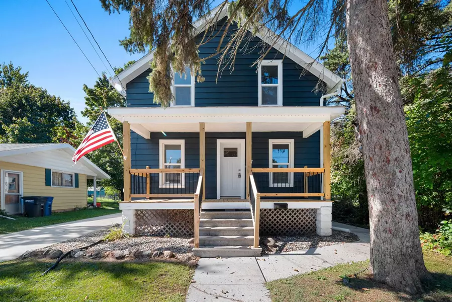 307 GUENTHER ST, Oshkosh, WI 54902