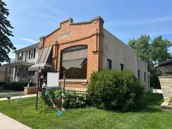 New Holstein, WI 53061,1828 WISCONSIN AVE