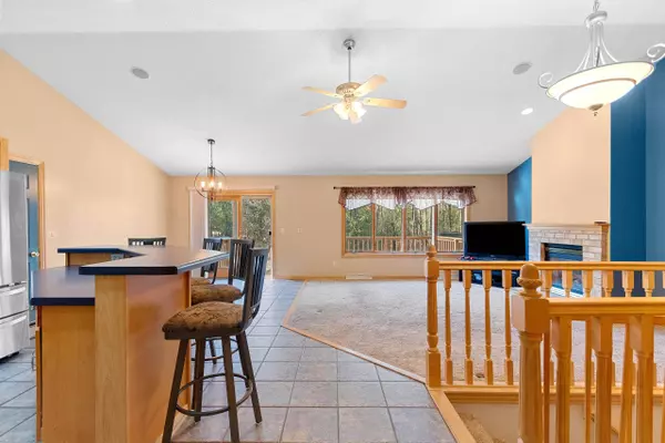 Shawano, WI 54166,189 RIVER PINE DR