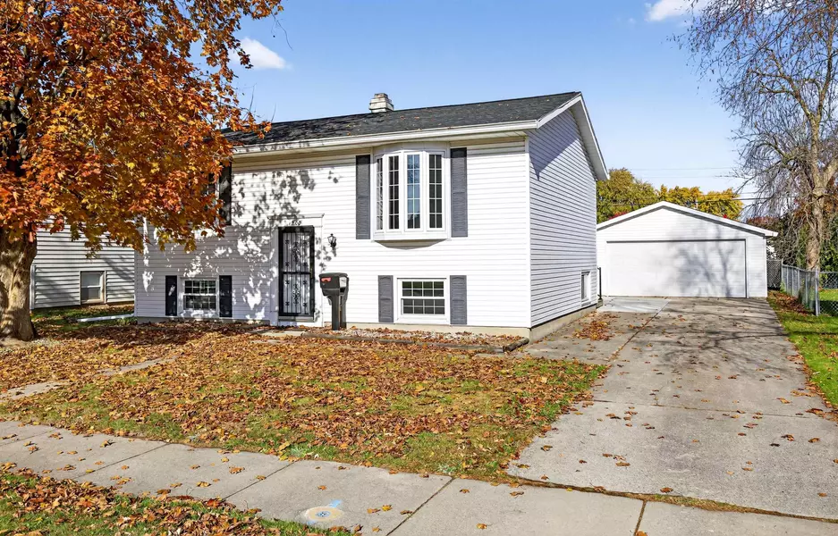 1200 W BELL AVE, Appleton, WI 54914