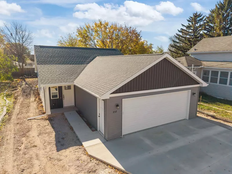 237 CHUTE ST, Menasha, WI 54952