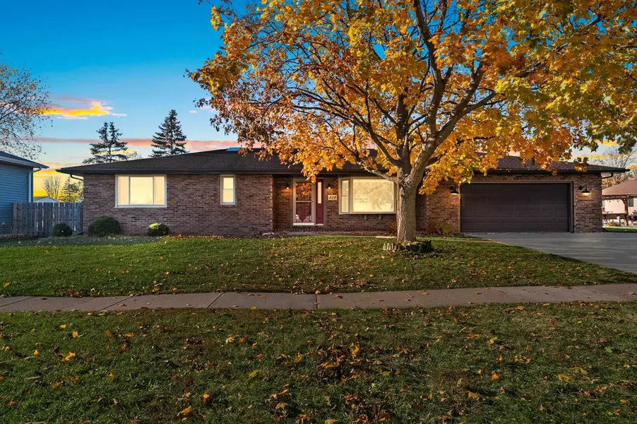 828 LONE OAK RD, De Pere, WI 54115