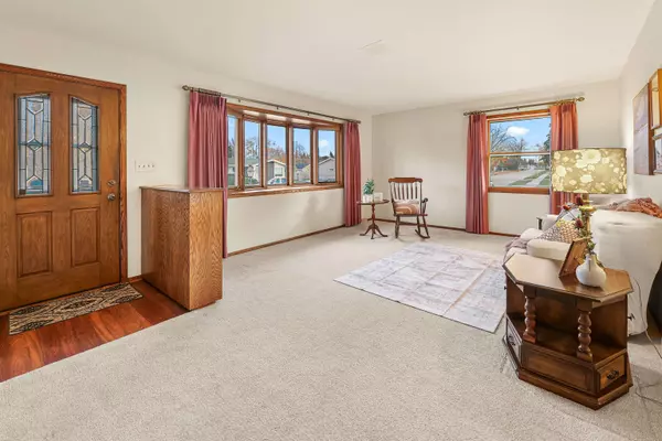 Oshkosh, WI 54902,927 REICHOW ST