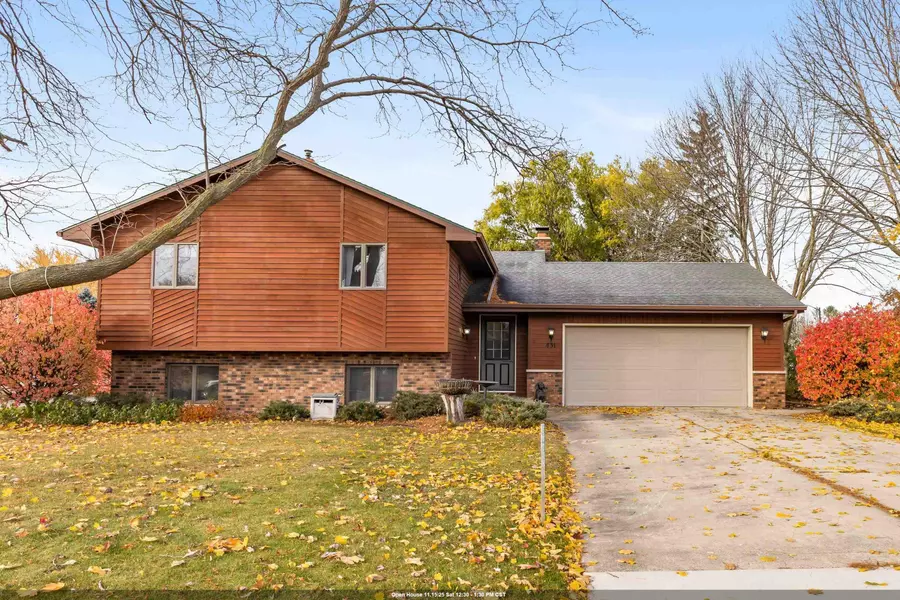 431 S CASALOMA DR, Appleton, WI 54914