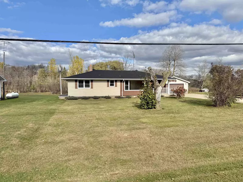 W12948 COUNTY RD M, Caroline, WI 54928