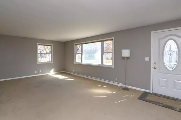 Green Bay, WI 54304-2429,848 REDWOOD DR