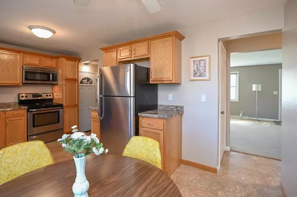 Green Bay, WI 54304-2429,848 REDWOOD DR