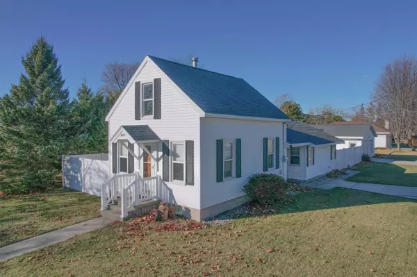 3002 TAYLOR ST,  Marinette,  WI 54143