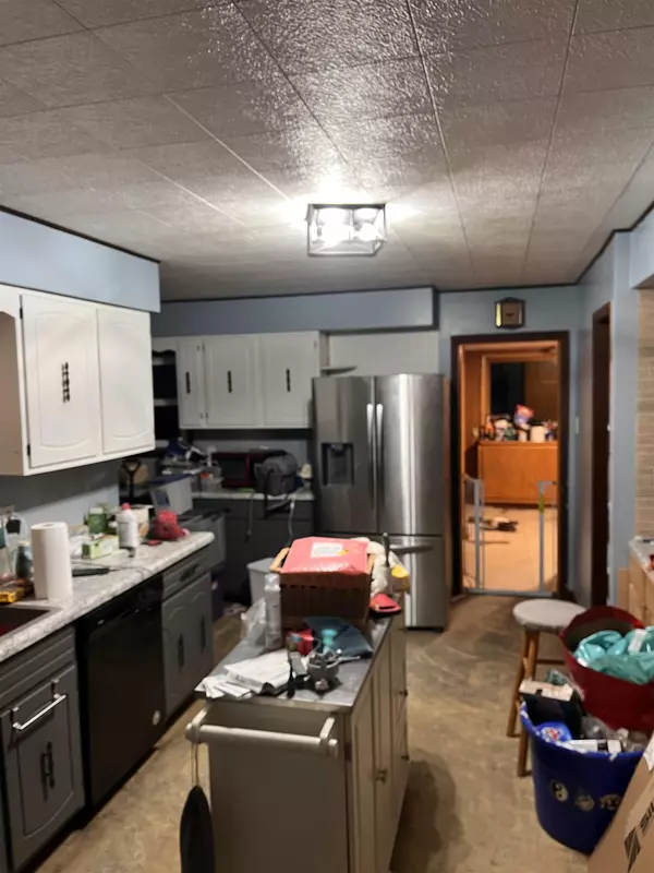 Iola, WI 54945-0000,305 E STATE ST