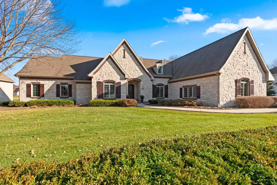 N8418 NORTH SHORE RD, Menasha, WI 54952