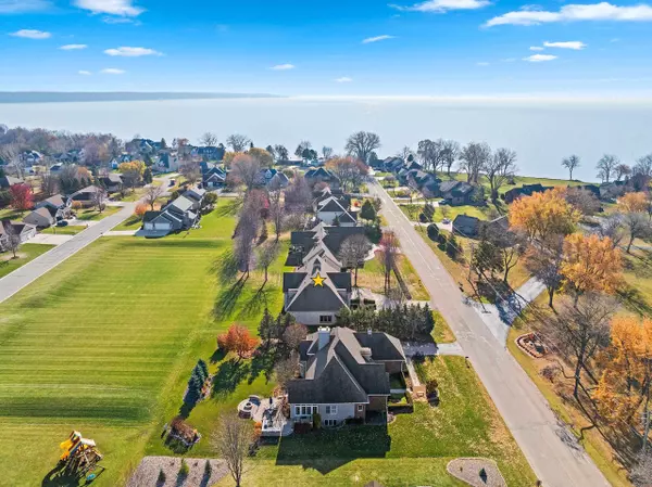 Menasha, WI 54952,N8426 NORTH SHORE RD