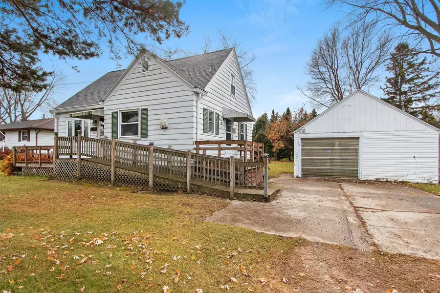 8088 DICKINSON RD, Greenleaf, WI 54126-9467