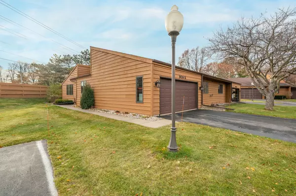 Appleton, WI 54911-1542,909 E WINDFIELD PL #B