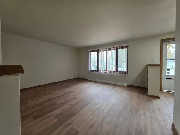 Neenah, WI 54956-3941,1254 MEADOW LN