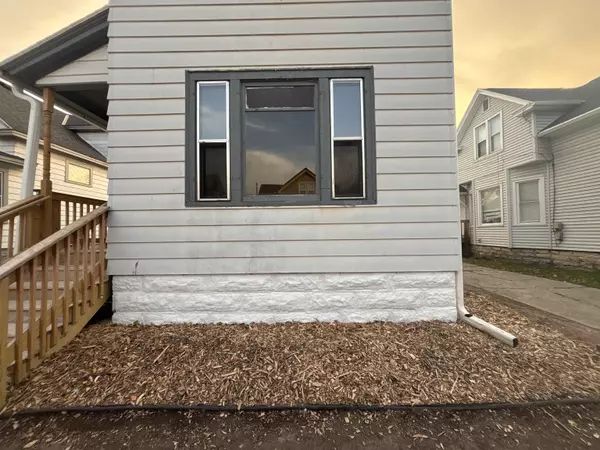 Green Bay, WI 54303,809 CORA ST