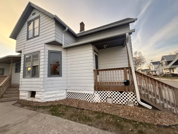 Green Bay, WI 54303,809 CORA ST