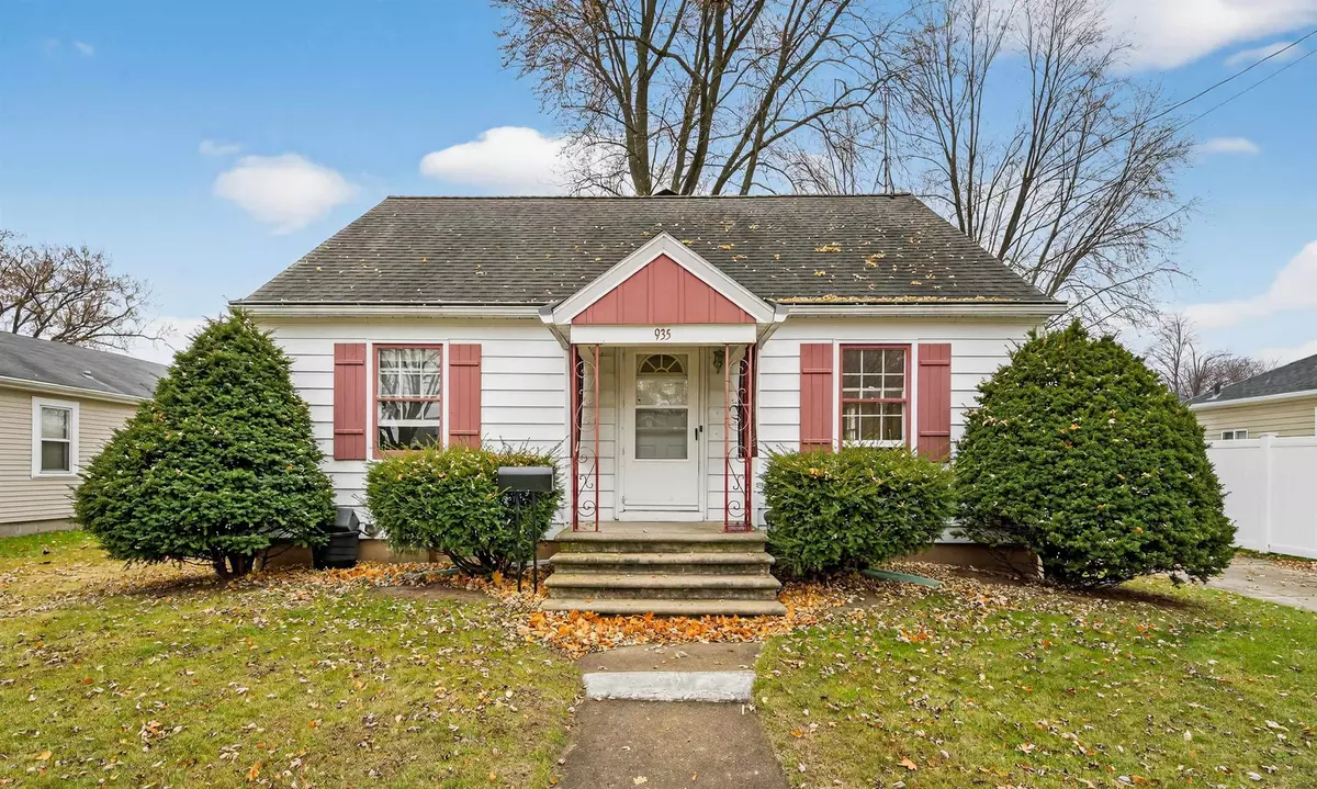 Green Bay, WI 54304,935 ROSCOE ST