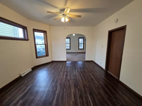 Oshkosh, WI 54901-4418,526 CENTRAL ST