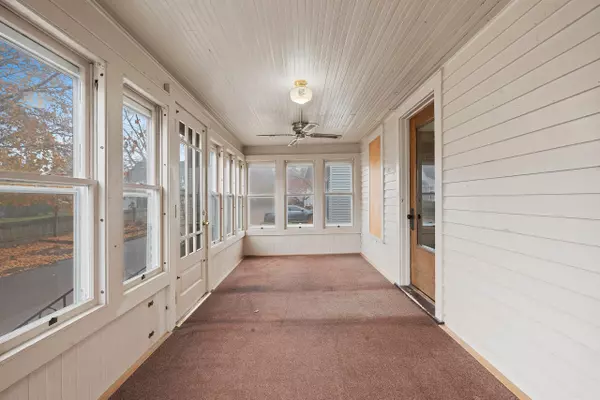 Oshkosh, WI 54901-5302,1318 BABBITZ AVE