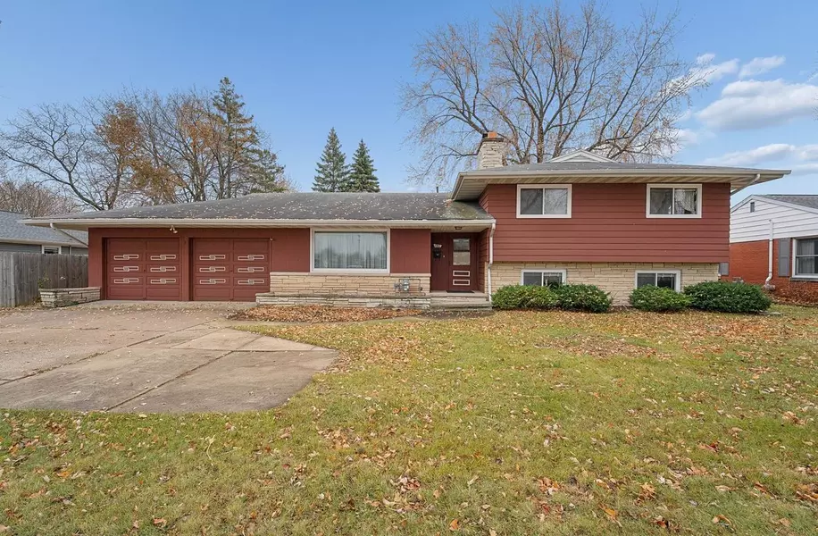 1211 W KIMBERLY AVE, Kimberly, WI 54136
