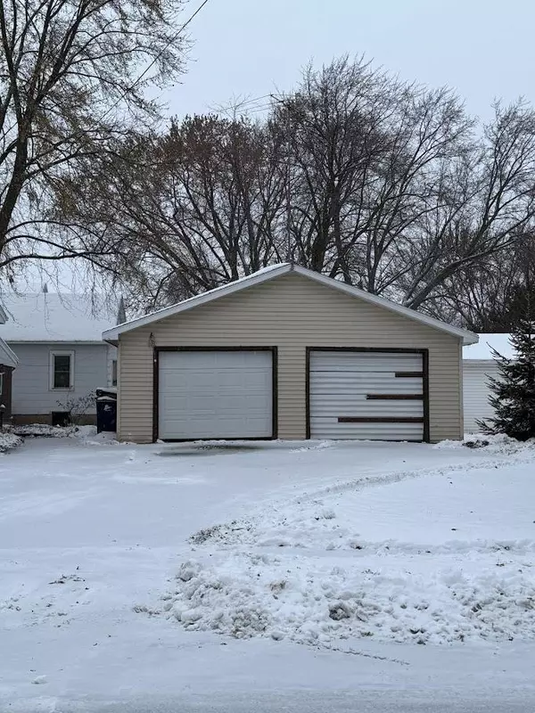 Menasha, WI 54052,601 LONDON ST