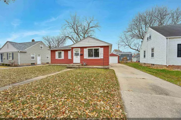 915 COLONIAL AVE, Green Bay, WI 54304-2437