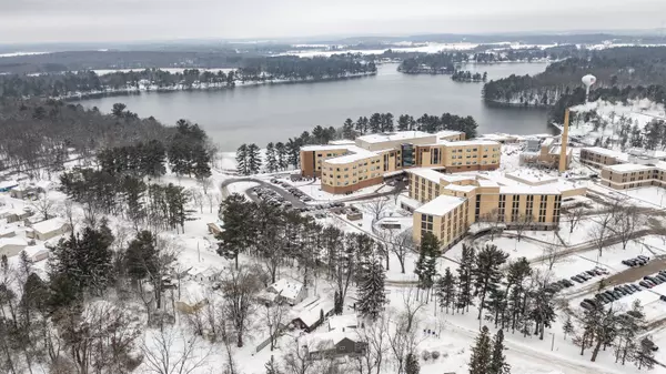 Waupaca, WI 54981,E1655 GRANDVIEW RD