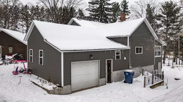 Waupaca, WI 54981,E1655 GRANDVIEW RD