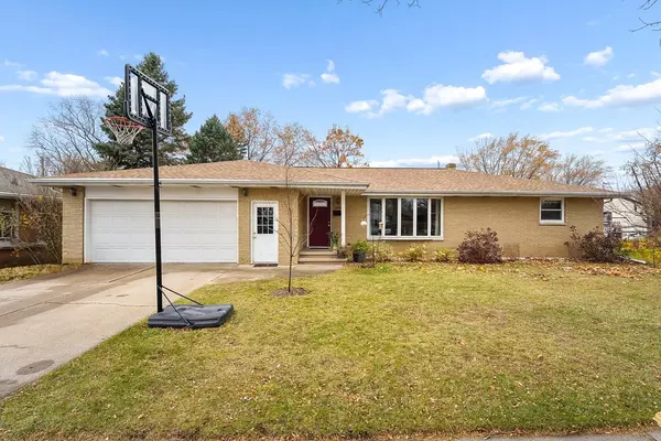 2205 WELHOUSE DR, Kaukauna, WI 54130-3344