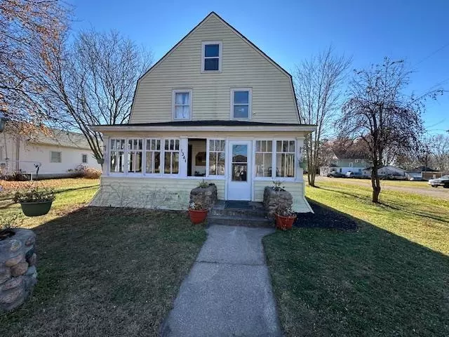 1361 ELM ST, Almond, WI 54909