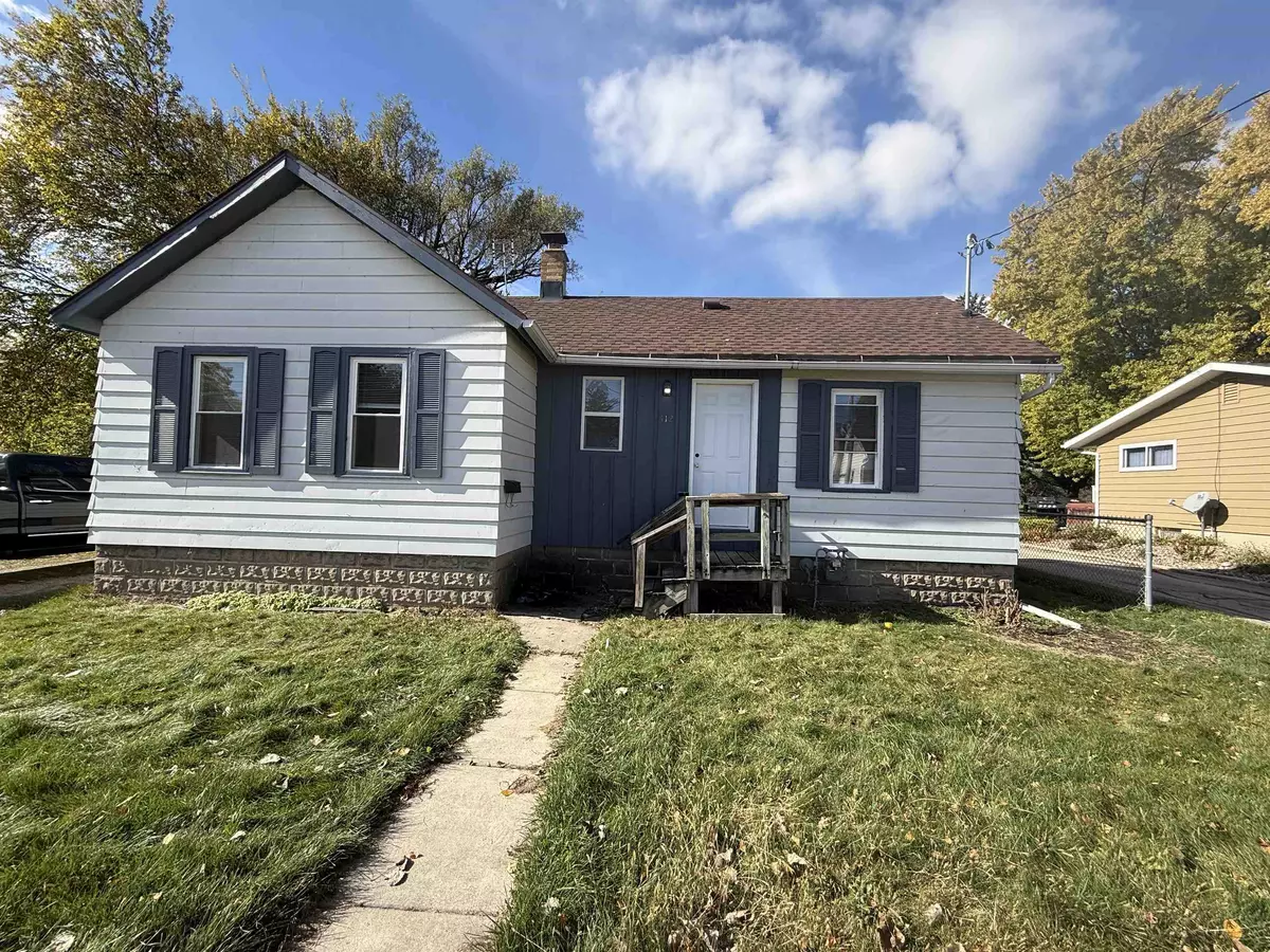 Fond Du Lac, WI 54935,412 N HICKORY ST