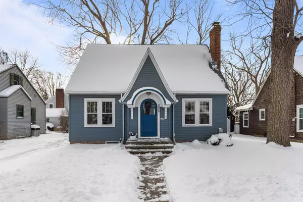 209 W PARKWAY BLVD, Appleton, WI 54911-3660