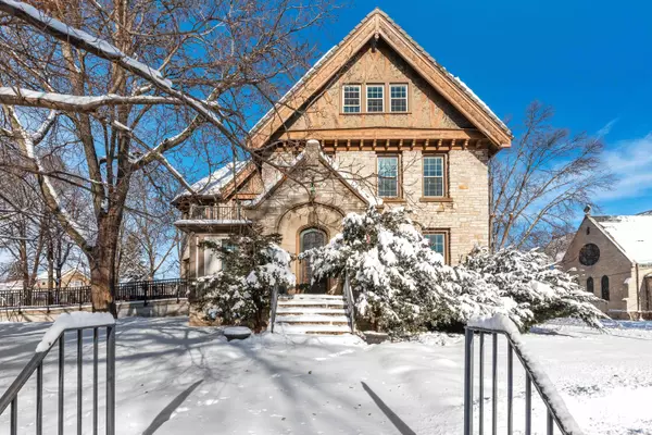 75 W DIVISION ST, Fond Du Lac, WI 54935-4028