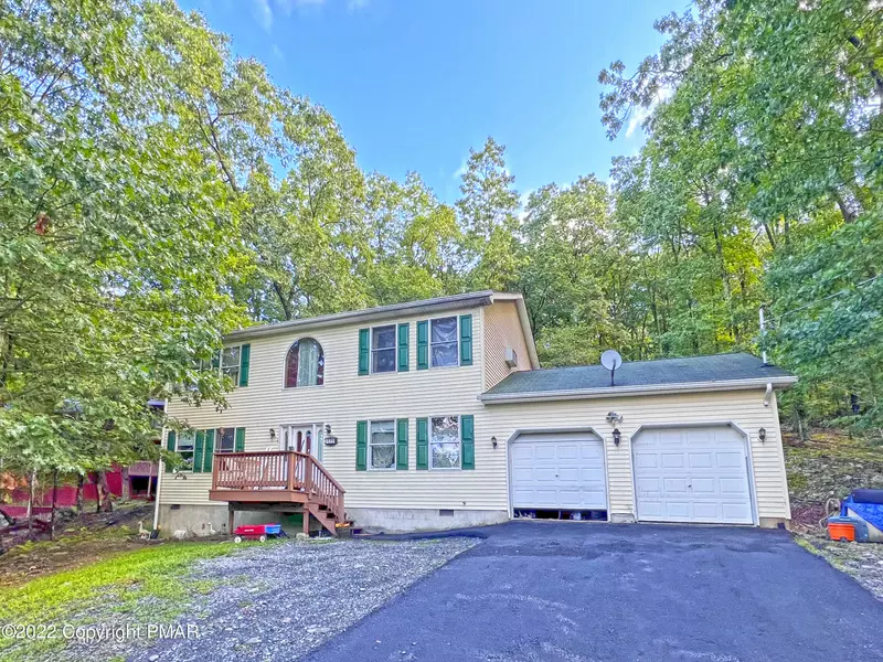 171 Radcliff RD, Bushkill, PA 18324