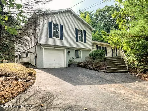 597 Hearthstone CIR, Bartonsville, PA 18321