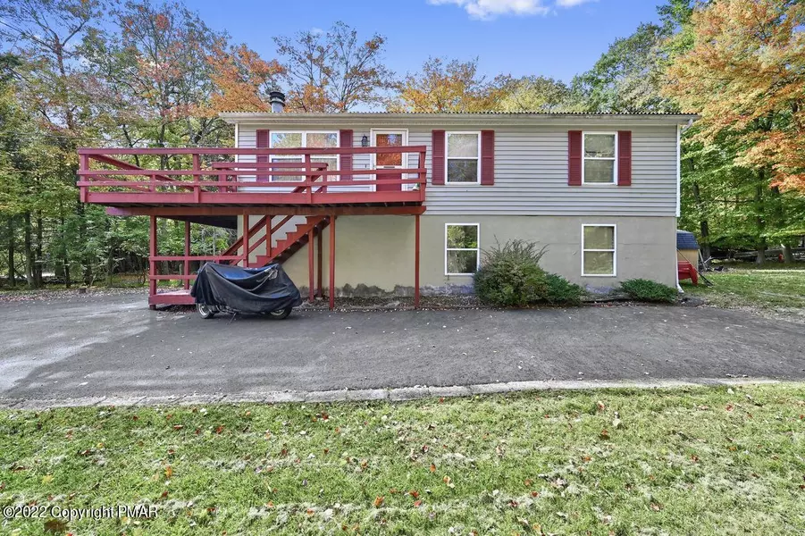 5272 Holiday DR, Pocono Summit, PA 18346