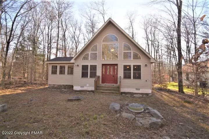 7148 Winnebago DR, Pocono Lake, PA 18347