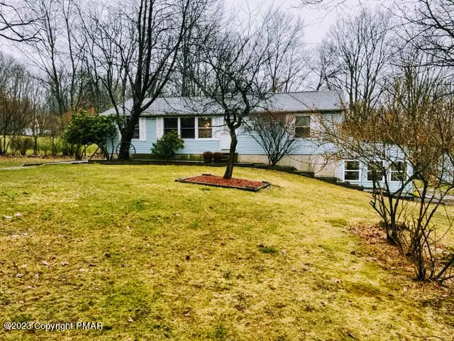 120 Geronimo RD, Effort, PA 18330