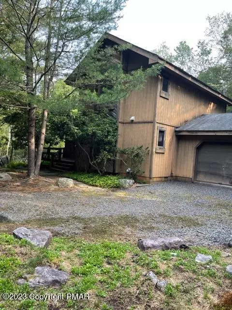 1301 Redwood TER, Pocono Pines, PA 18350