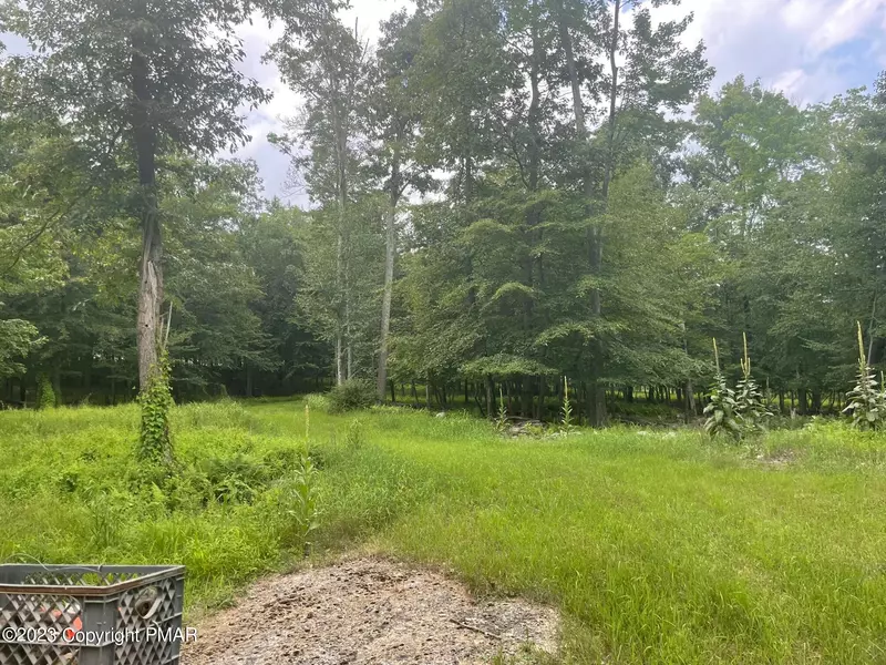 Lot 4 Adams DR, East Stroudsburg, PA 18302